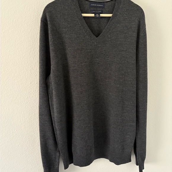Banana Republic Charcoal V-Neck Sweater - Picture 1 of 3